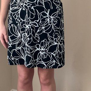 White House Black Market mini skirt  sz S